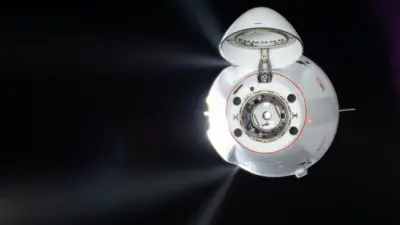 Sonic boom heard as SpaceX Dragon capsule lands off Oceanside