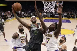 Timberwolves race past Lakers to take Game 1 of series