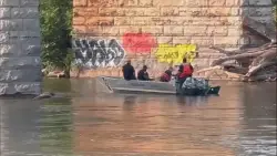 Philadelphia Police Marine Unit rescues man clinging to overturned canoe; 2 officers hurt